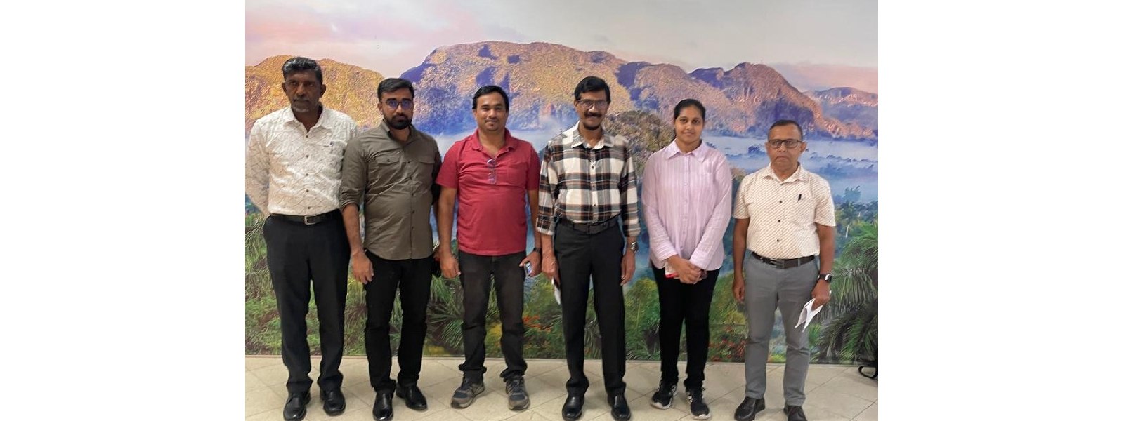 ටිල්වින් සිල්වා ඇතුළු පිරිසක් ඉන්දියාවේ සංචාරයක..